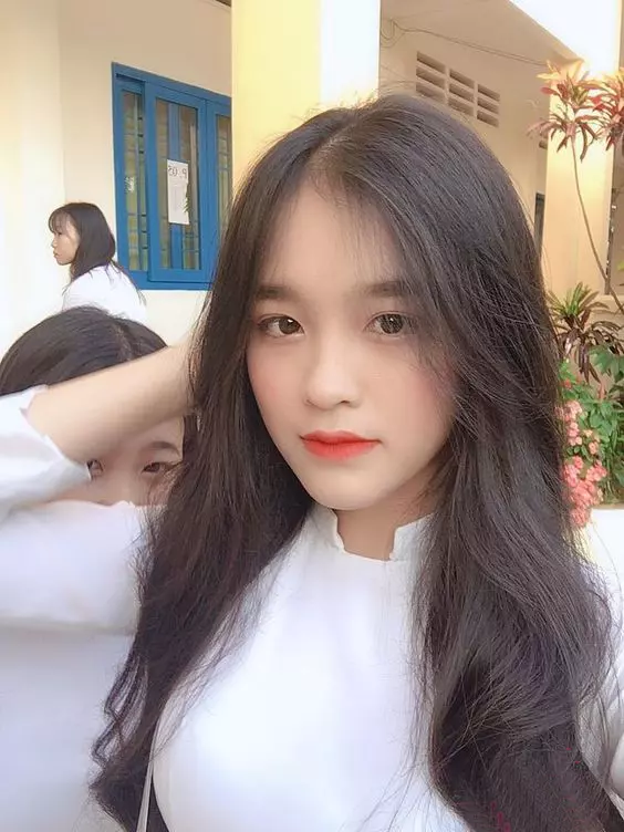 Ảnh 2k6 nữ, trẻ trung và đầy sức sống.