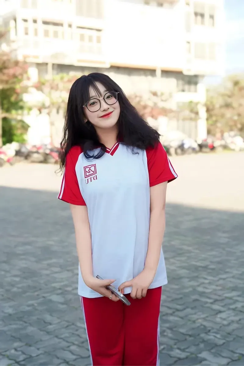 Ảnh gái lớp 5 dễ thương, gây ấn tượng ngay từ cái nhìn đầu tiên.