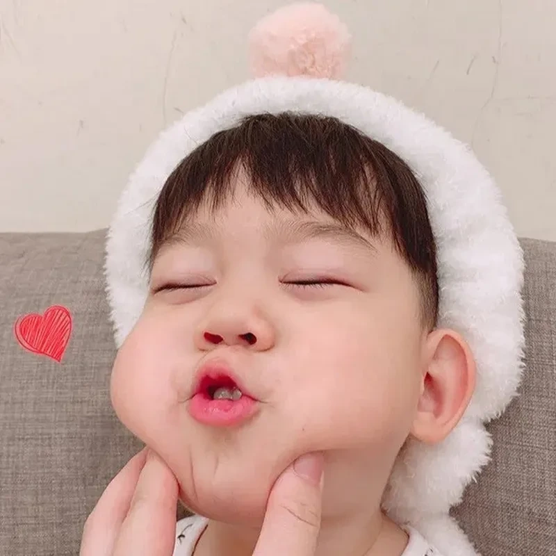 Bộ ảnh meme thả thính dễ thương, khiến mọi trái tim tan chảy.