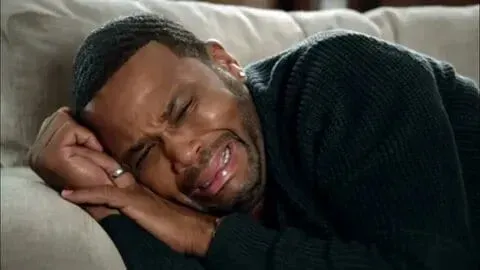 Pedro pascal crying meme siêu hài, khiến bạn cười sảng khoái!