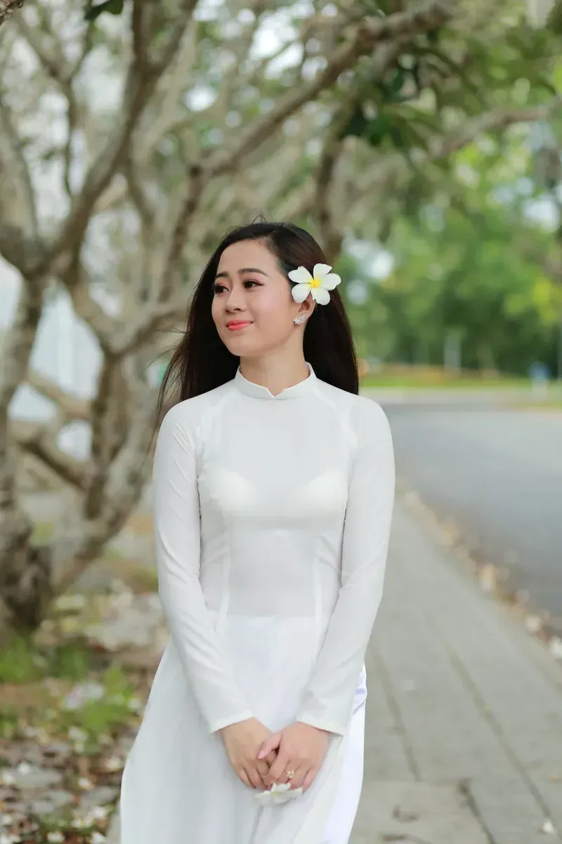 Gái xinh áo dài sexy với những chi tiết tinh tế làm nổi bật vẻ đẹp hút hồn