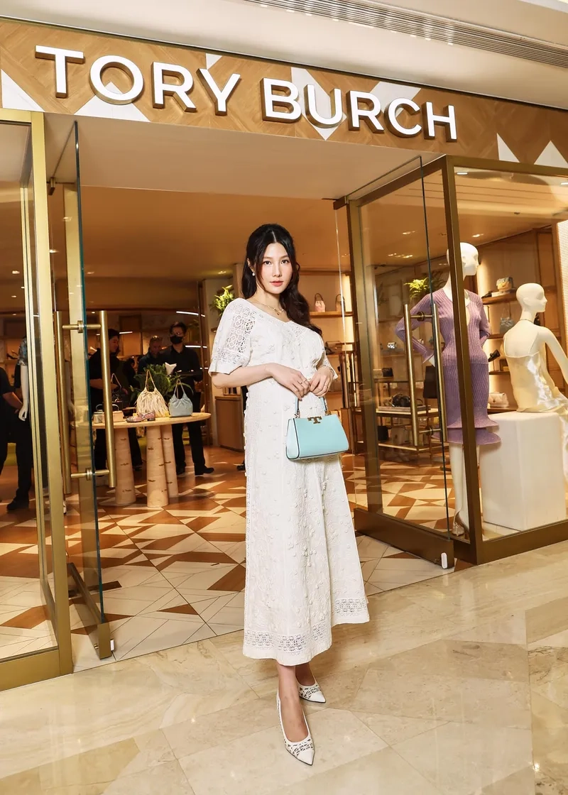 Bạn có biết Diễm My 9x là ai khám phá ngay nhé