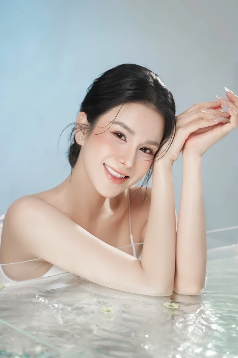 Ngắm phong cách cuốn hút của Diệp Lâm Anh chị đẹp