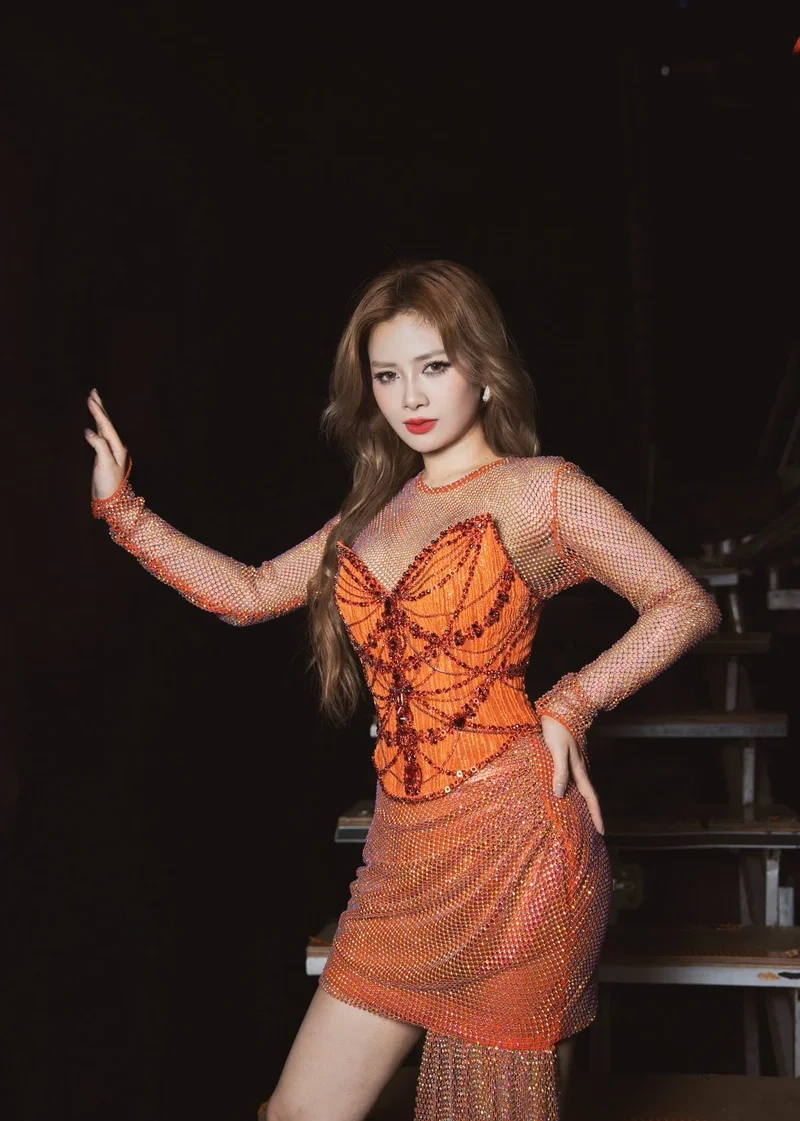 Thưởng thức tuyệt phẩm Dương Hoàng Yến Chị đẹp đạp gió rẽ sóng