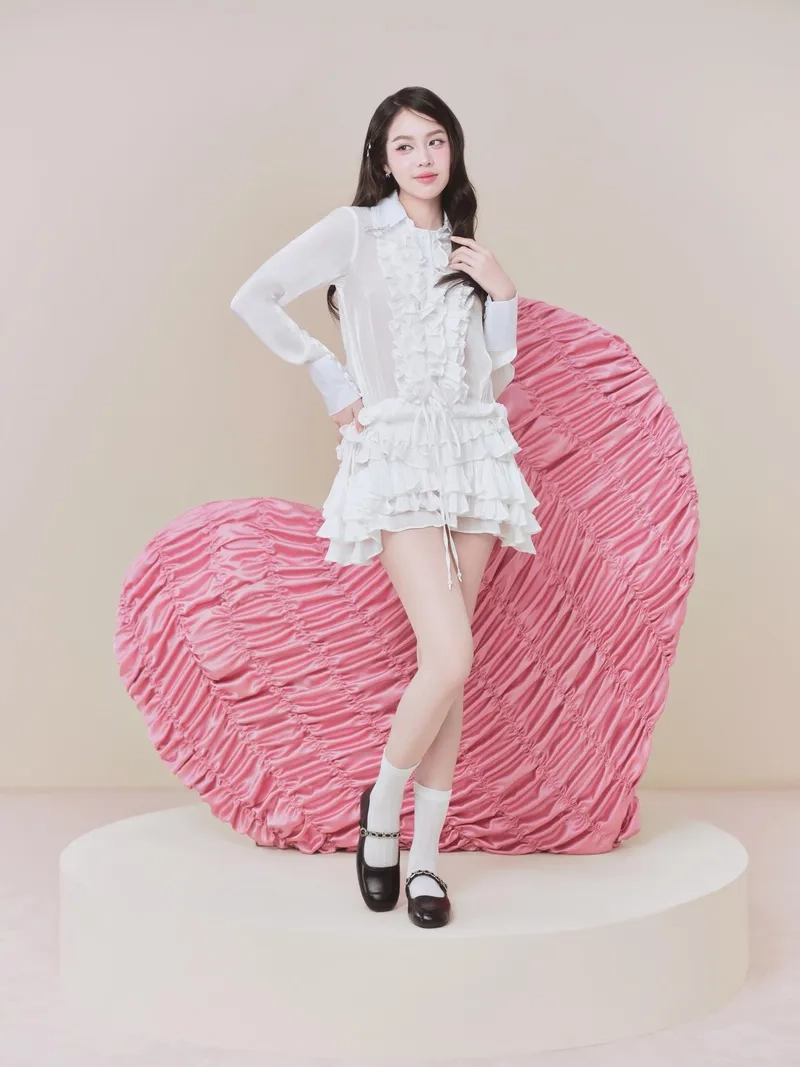 Hoa hậu Huỳnh Thị Thanh Thủy đăng quang tạo nên cơn sốt trong lòng fan