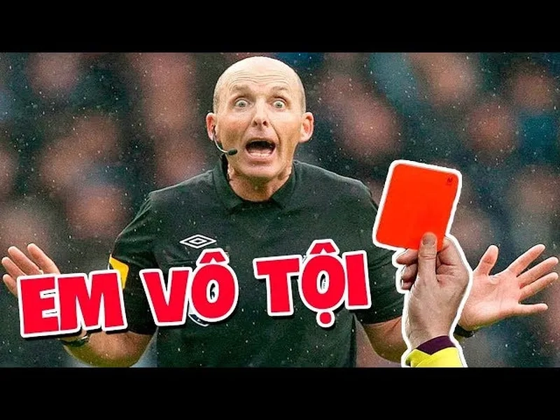Thẻ đỏ khiến trận đấu nóng hơn qua các meme thẻ đỏ