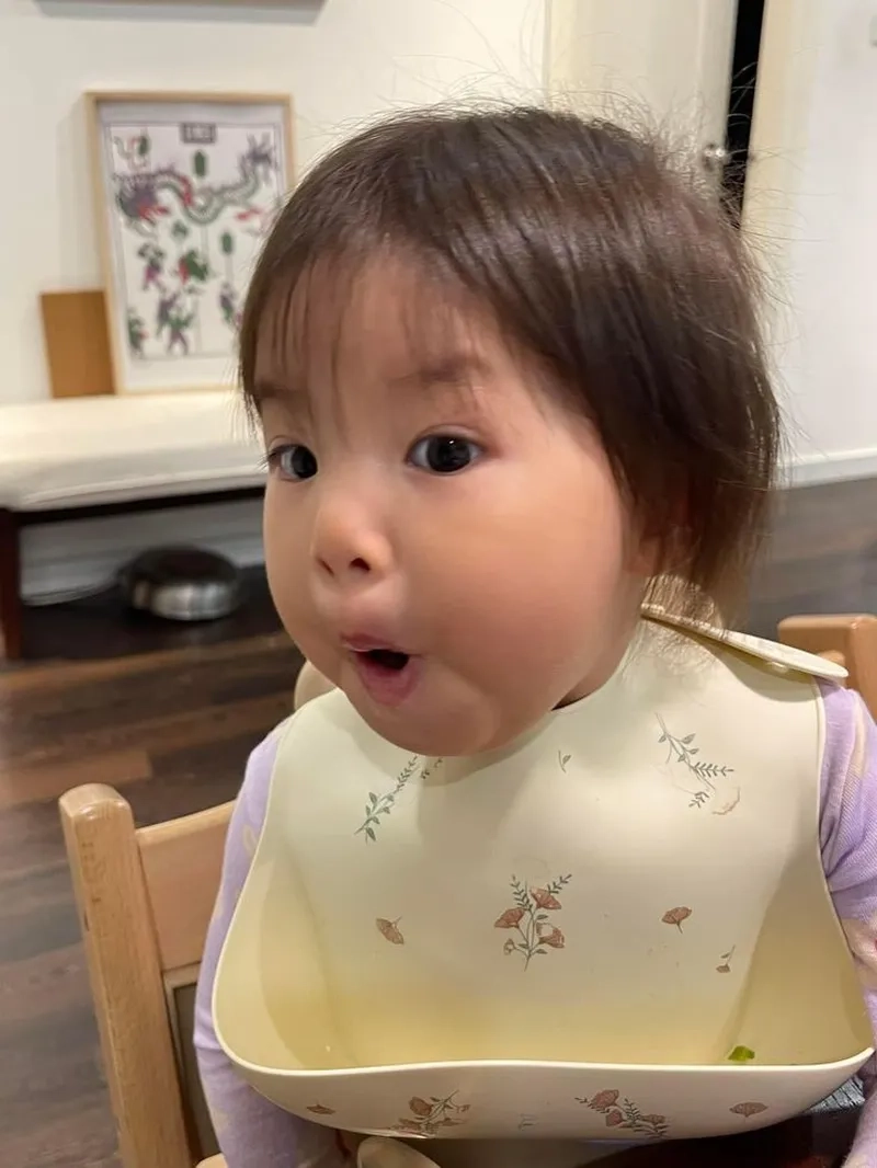 Biểu cảm cực đỉnh với meme mắt chữ O mồm chữ A cực hot