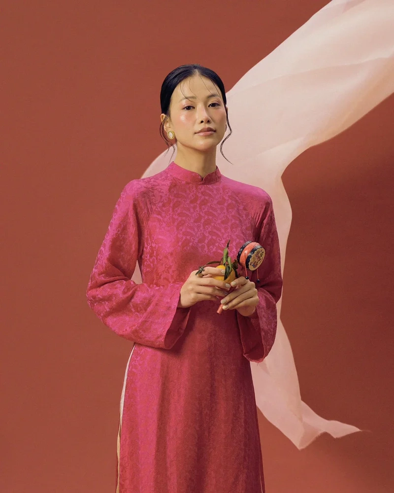 Thưởng thức vẻ đẹp rạng ngời của Phương Khánh Miss Earth