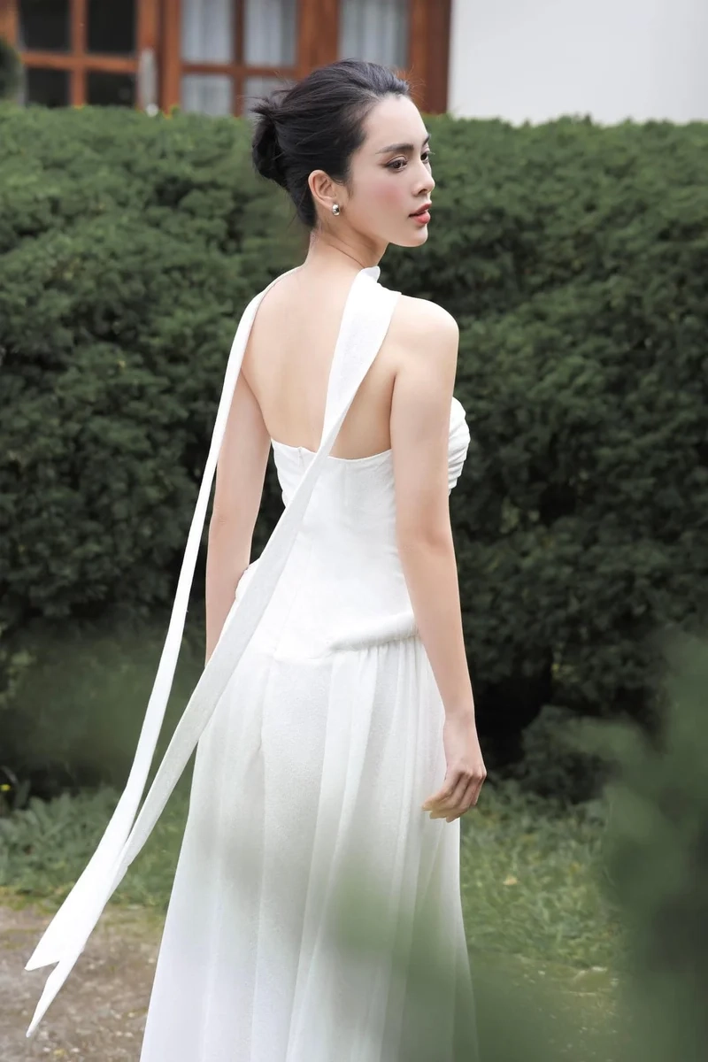 Xem học vấn ấn tượng của Quỳnh Lương học vấn ngay