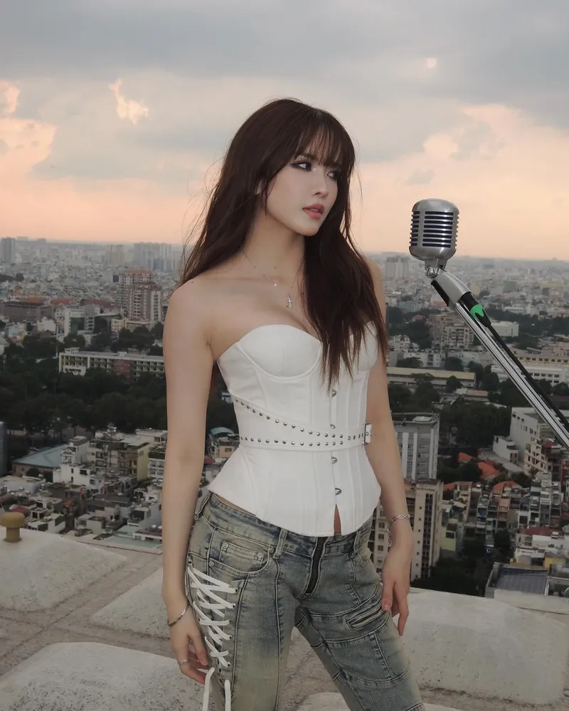 Gặp gỡ chị đẹp Thiều Bảo Trâm nổi bật nhất