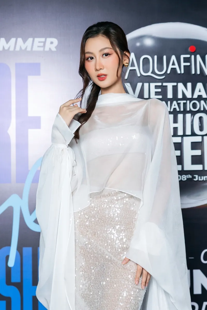 Khám phá chiều cao thật của hoa hậu Võ Lê Quế Anh cao bao nhiêu