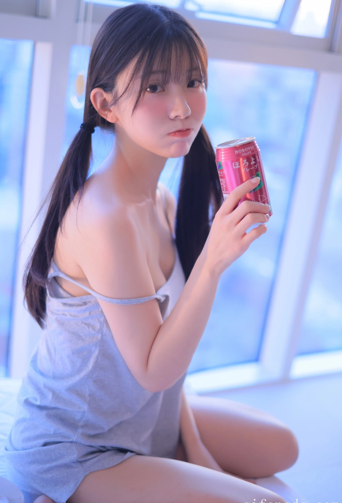 Gái xinh vú to 18+ nóng bỏng quyến rũ 18+ to mê hoặc